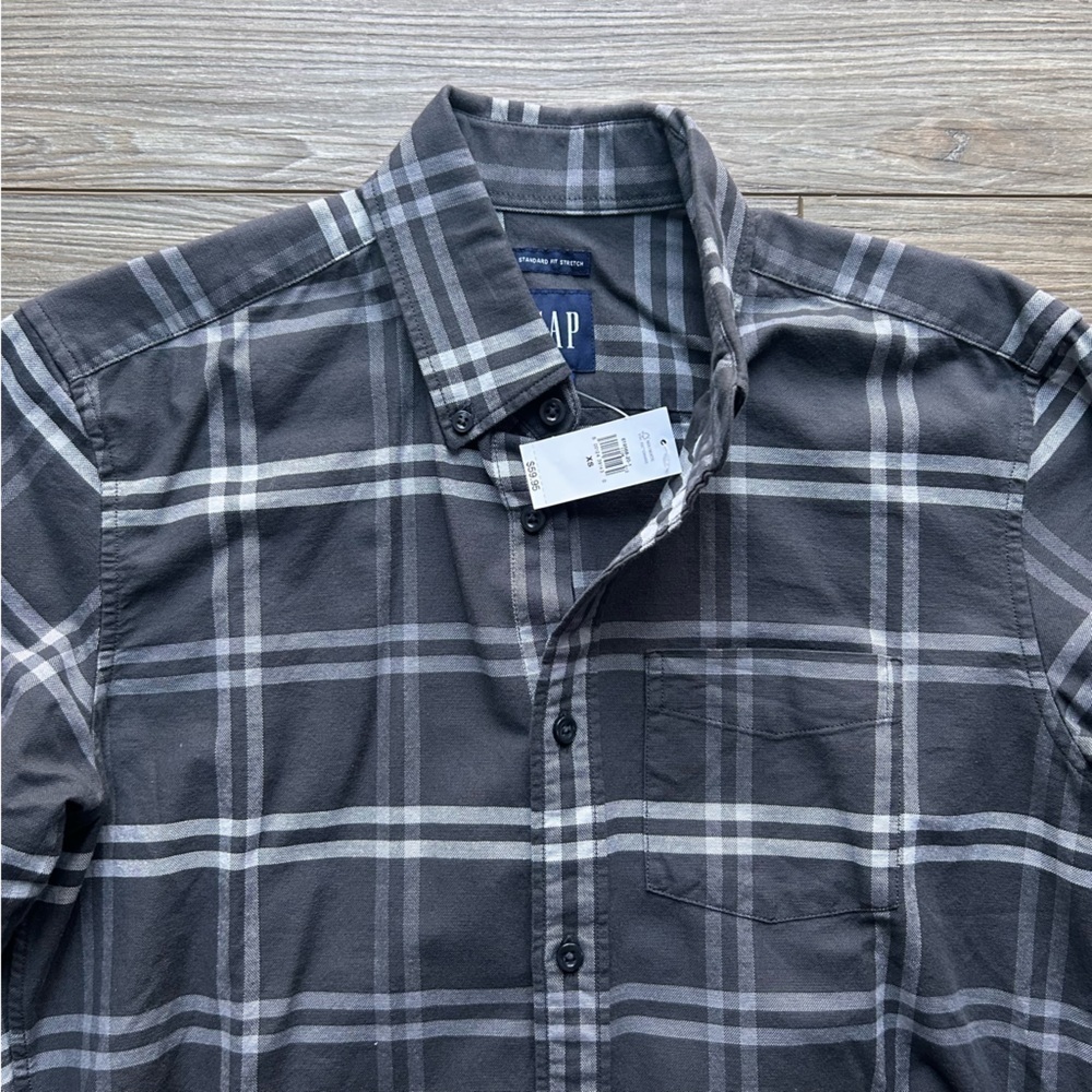 GAP | Oxford Shirt in Grey Plaid (X-Small) - Picture 2 of 6